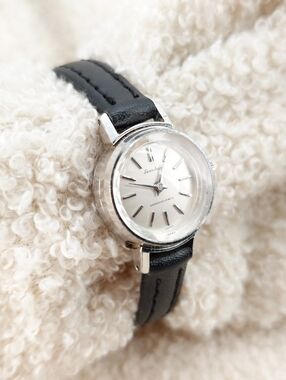 Seiko Women’s Watch Solar 21 Jewels Diashock 10-0280 Vintage Manual Wind 19mm